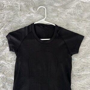 Lululemon Swiftly Tech Short Sleeve Shirt